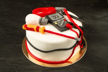 812
